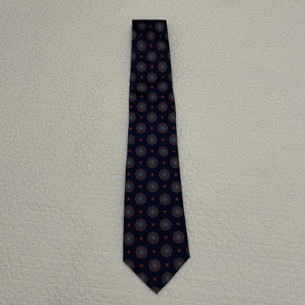Christian Dior Navy Classic Medallion 100% Silk Tie—Great Looking! Excellent EUC